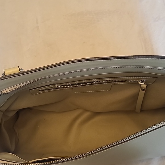 Alberta di Canio Italian genuine leather shoulder bag. - Picture 4 of 16